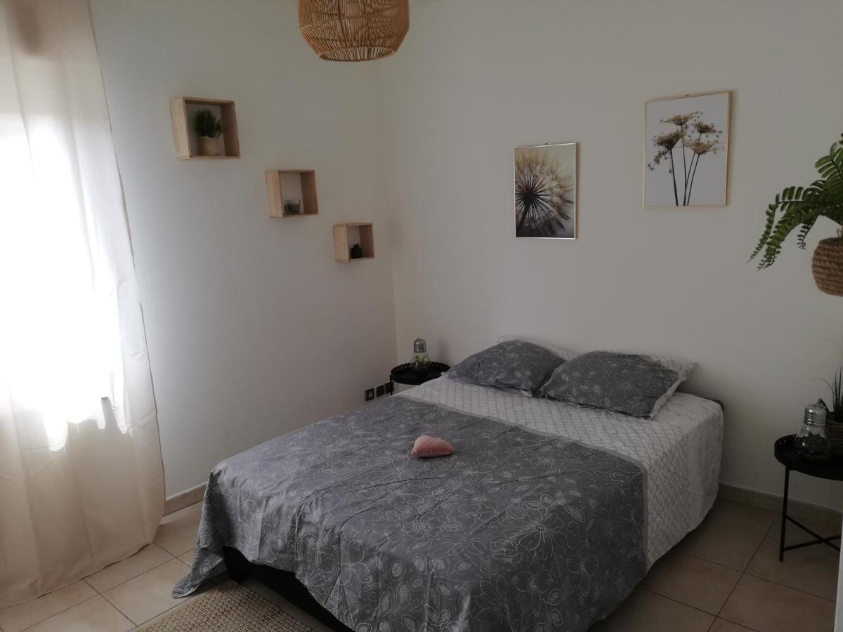 Superbe Appartement De 90M2 A Uzes Super Equipe Avec Garage Et Grand Parking Privatif Exterior foto