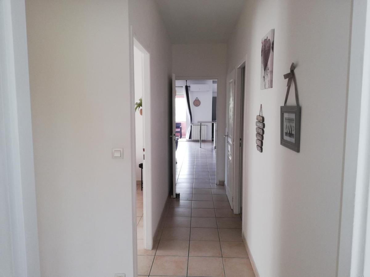 Superbe Appartement De 90M2 A Uzes Super Equipe Avec Garage Et Grand Parking Privatif Exterior foto